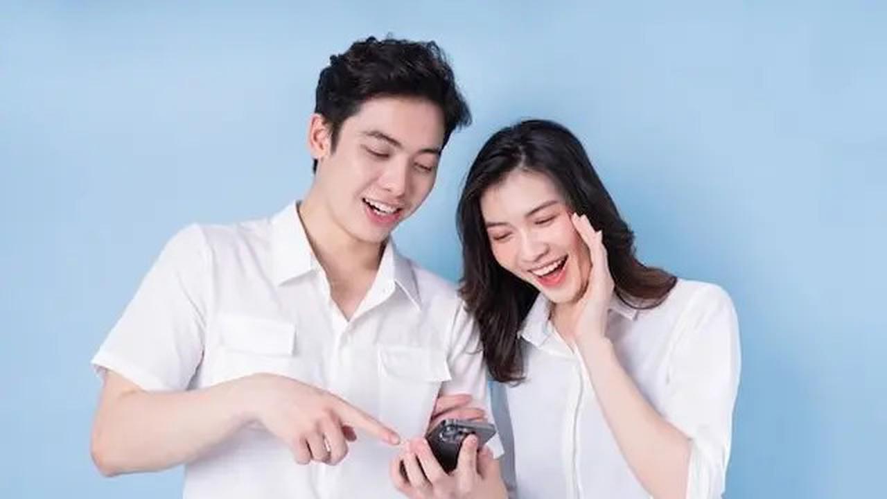 5 Kebiasaan Chatting yang Membuat Pria Semakin Menyukai Kamu