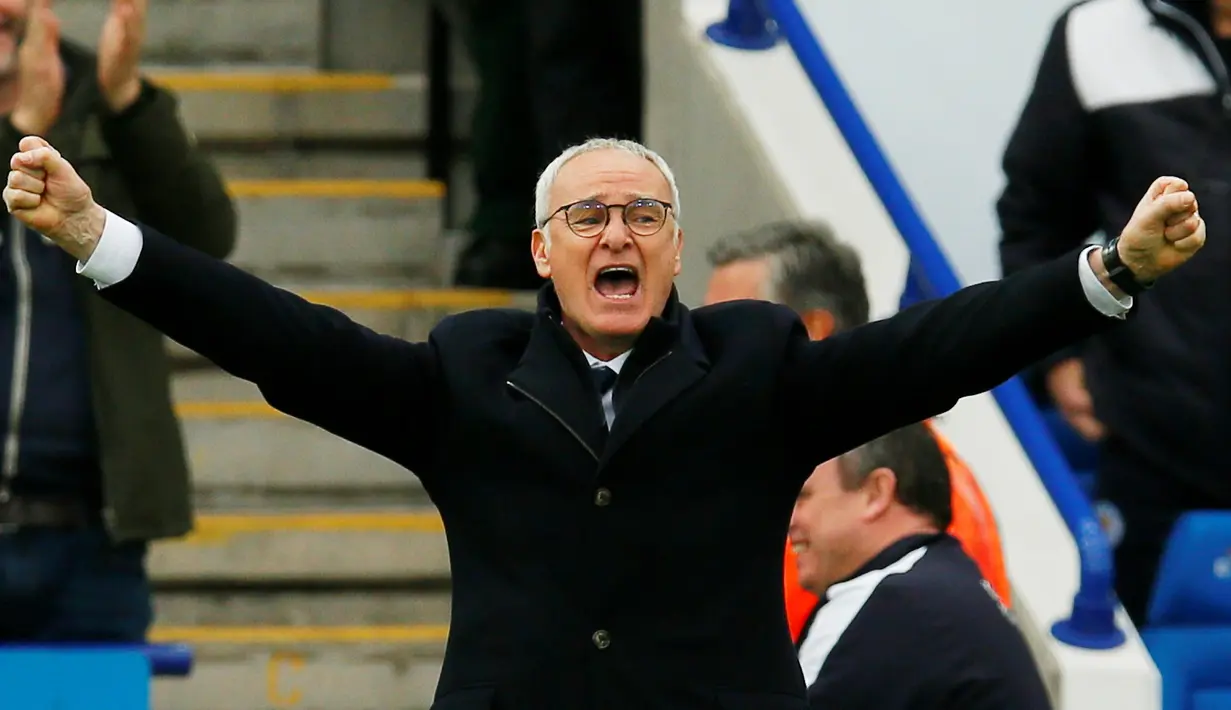 Ekspresi Claudio Ranieri saat Leicester City menang melawan Swansea City dalam laga Liga Inggris, (24/4/2016). (Action Images via Reuters/Jason Cairnduff)
