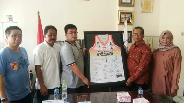 Kegiatan amal tim basket NSH