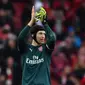 Kiper Arsenal, Petr Cech, menorehkan 200 clean sheet di Premier League saat timnya menang 3-0 atas Watford di Stadion Emirates, Minggu (11/3/2018). (AFP/Ben Stansall)