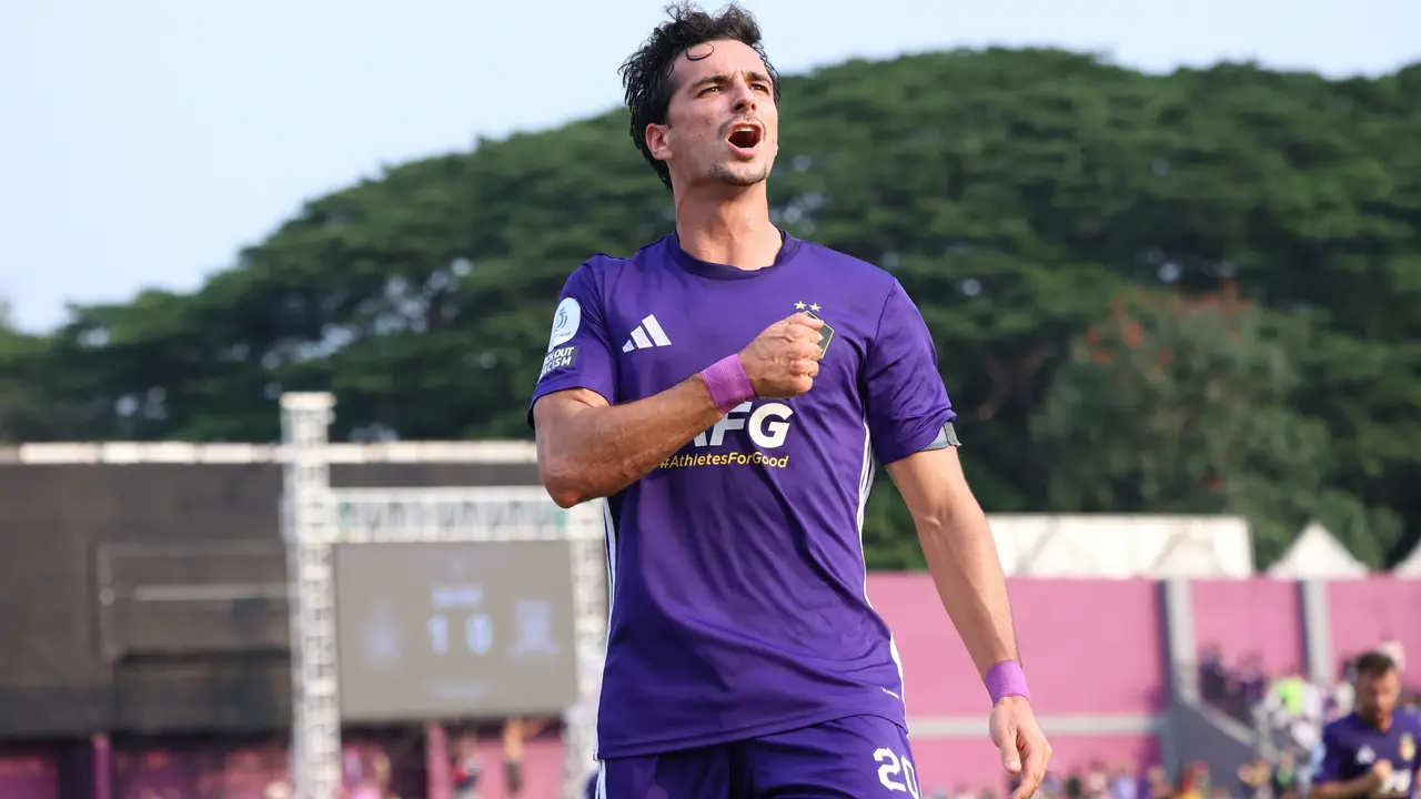 BRI Super League: Ekspresi pemain Persik, Eduardo Barbosa, usai mencetak gol ke gawang Madura UnitedDiplomatis Marcos Reina Usai Persik Nodai Rekor Kemenangan Madura United