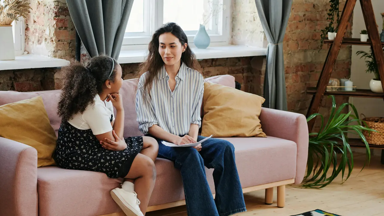 Jangan Anggap Sepele, Ini Cara Cerdas Merespon Cerita Anak agar Mereka Mau Terbuka Hingga Dewasa