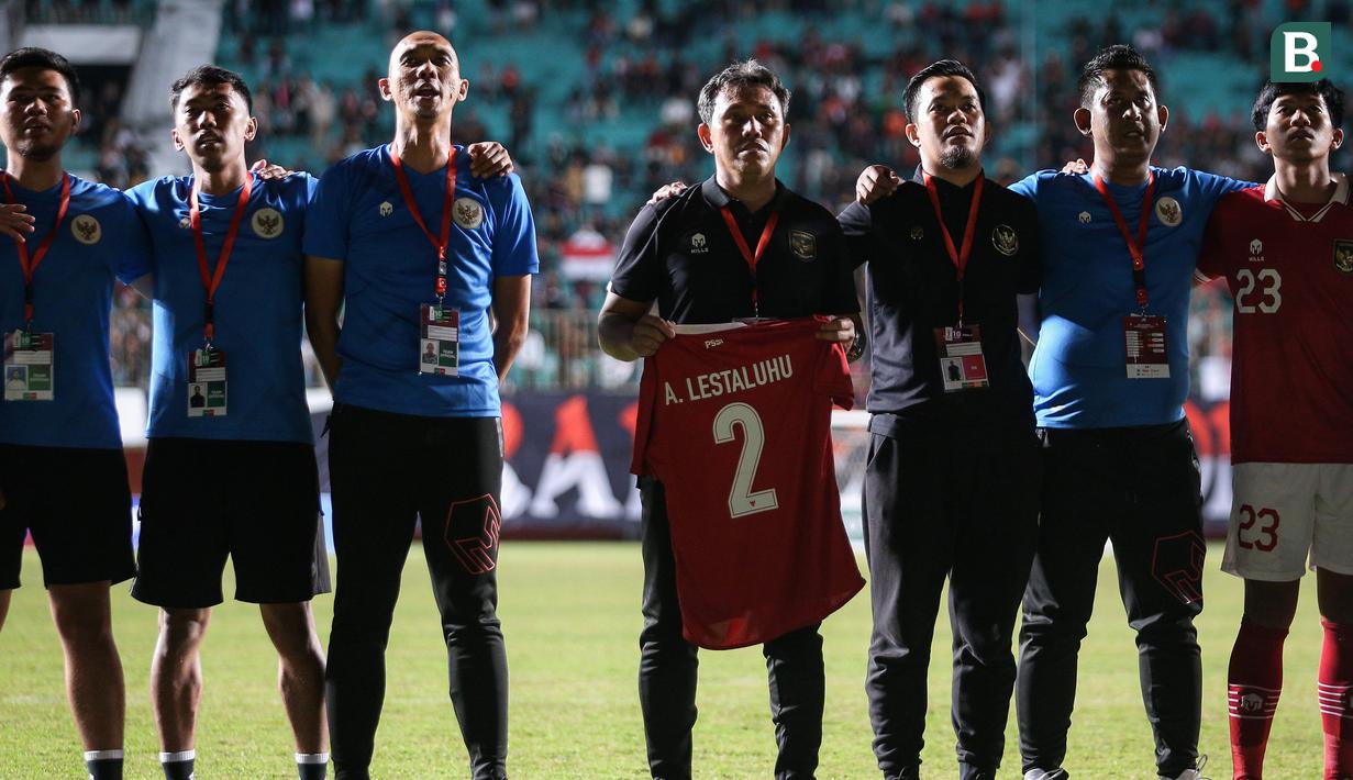 Kini perjuangan Timnas Indonesia U-16 tinggal selangkah lagi untuk menjadi juara dan tentu semangat Alfin Lestaluhu yang terpatri di dada setiap penggawa Garuda Asia setidaknya mampu memberi tambahan moril di laga final nanti untuk menggenggam trofi juara. (Bola.com/Bagaskara Lazuardi)
