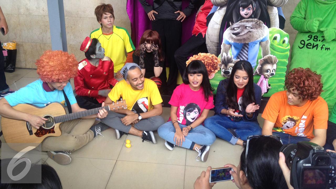 Promosi Hotel Transylvania 2 di Commuter Line Bikin GAC Heran