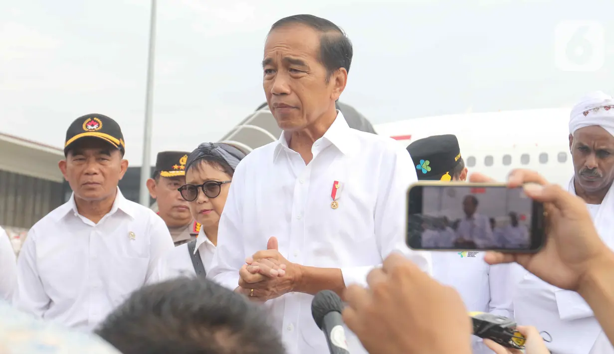 Pengiriman bantuan dipimpin oleh Kepala Badan Nasional Penanggulangan Bencana Letjen TNI Suharyanto. (Liputan6.com/Herman Zakharia)