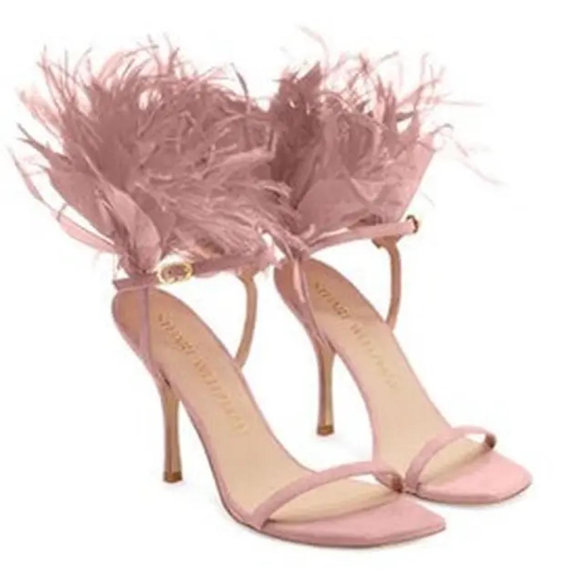 Lihat di sini gaya Pevita Pearce dengan heels Stuart Weitzman. [Dok/Stuart Weitzman].