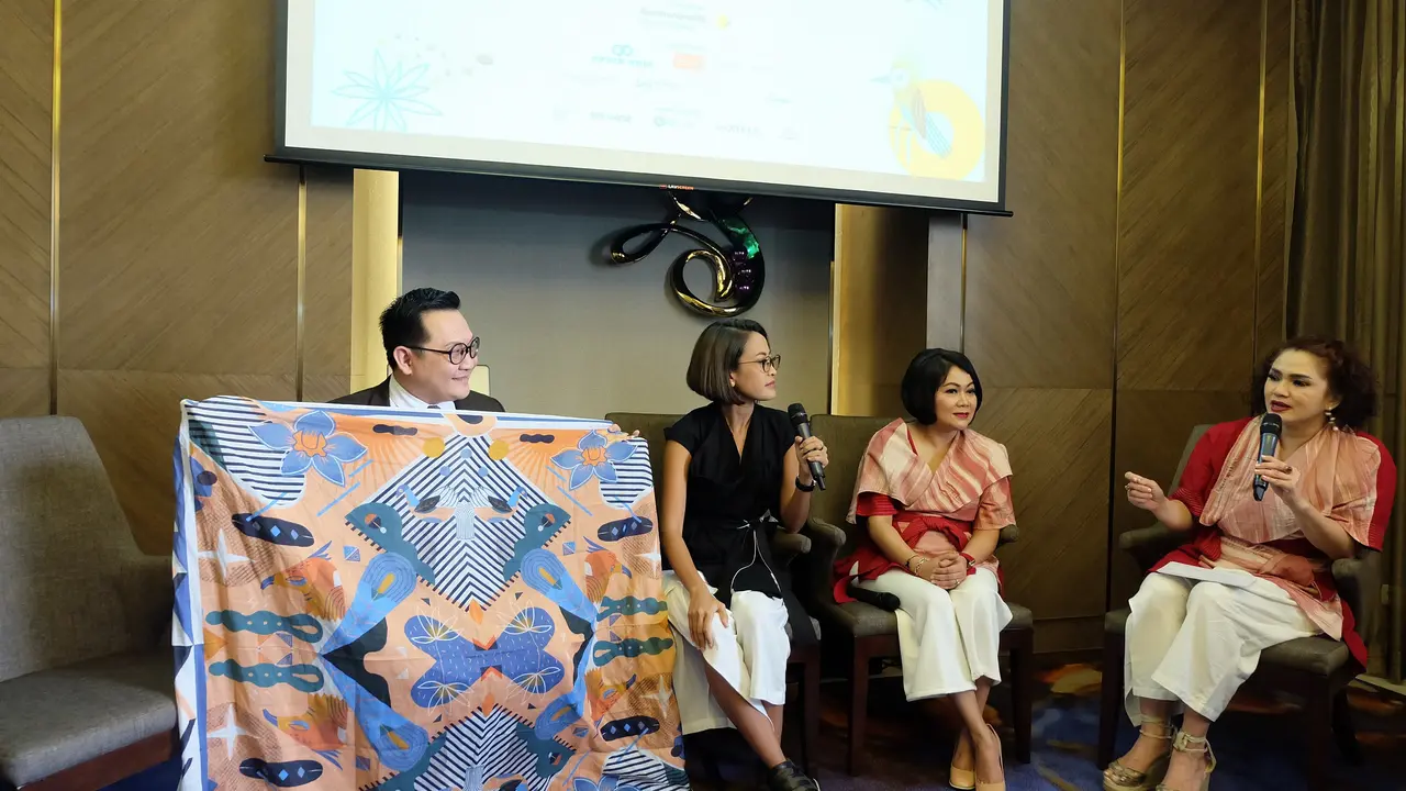 Fashion show Purana bertajuk flora dan fauna khas Nusantara