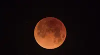 Muncul fenomena Supermoon terakhir di 2020 pada bulan Ramadan (Foto: unsplash.com/Bryan Goff)