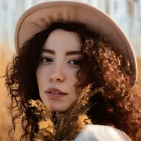 young face/copyright pexels/Leyla Qəhrəmanova