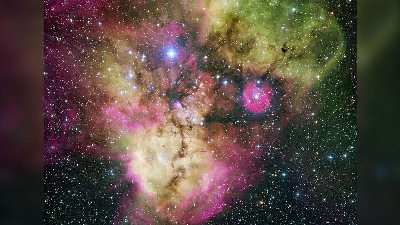 <b>Nebula Tengkorak</b>