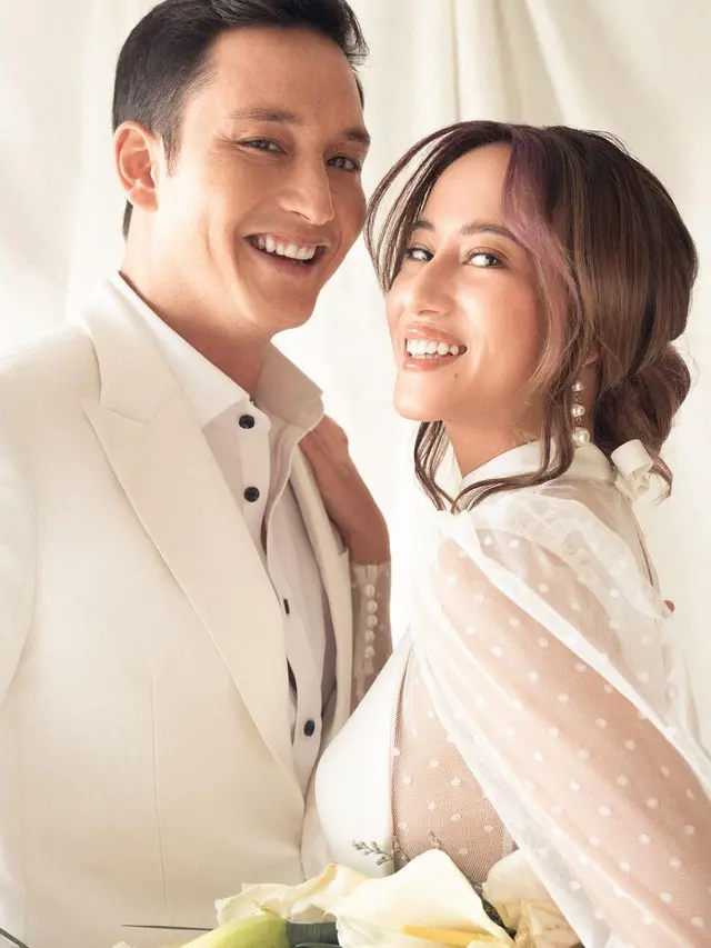 7 Potret Prewedding Mike Lewis dan Janisaa Pradja, Elegan Bernuansa Putih