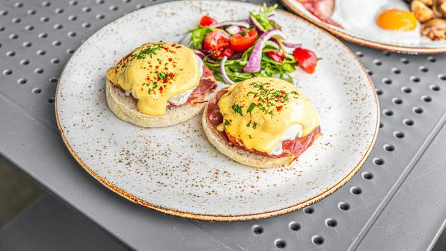 Eggs Benedict