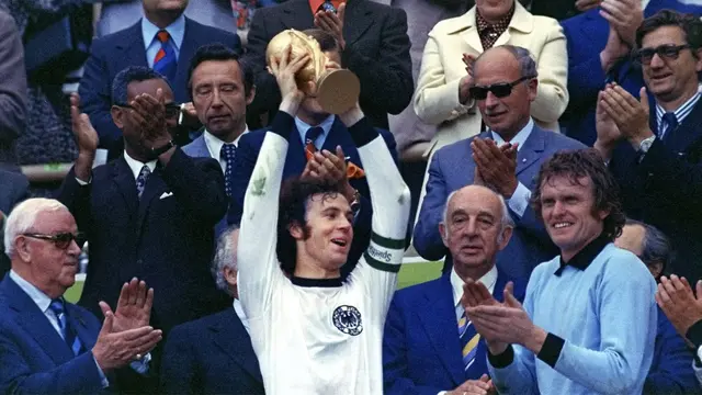 Foto: Legenda Sepak Bola Jerman Franz Beckenbauer Tutup Usia