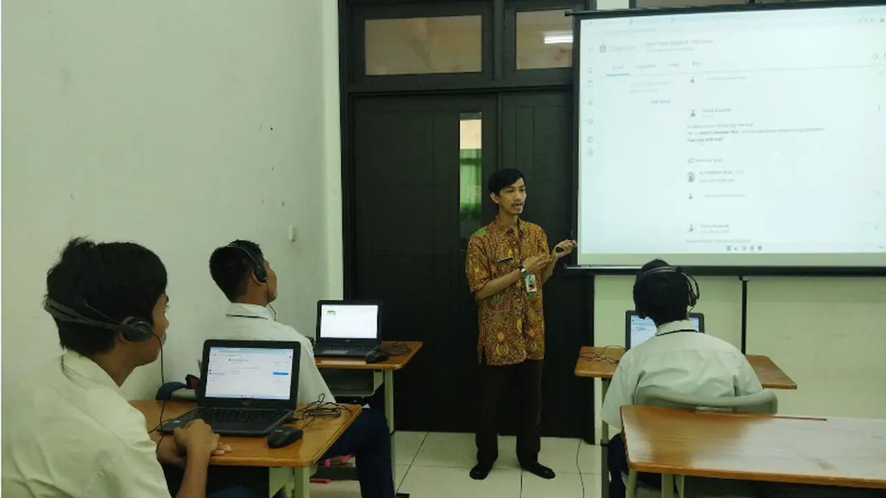 Teknologi Digital Bantu Guru SLB Ciptakan Pembelajaran yang Lebih Interaktif, Inklusif, dan Menyenangkan