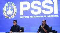 Exco PSSI, Arya Mahendra Sinulingga memberikan sambutan&nbsp;pada konferensi pers Keputusan Bersama Sarasehan Sepak Bola Indonesia yang berlangsung di GBK Arena, Jakarta, Minggu (05/03/2023). (Bola.com/Bagaskara Lazuardi)