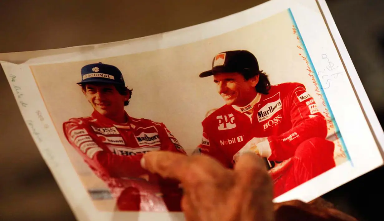 Sebuah pameran untuk memperingati 20 tahun tragedi San Marino Grand Prix 1994, Sao Paolo, Kamis (10/04/2014) (Reuters/Paulo Whitaker).