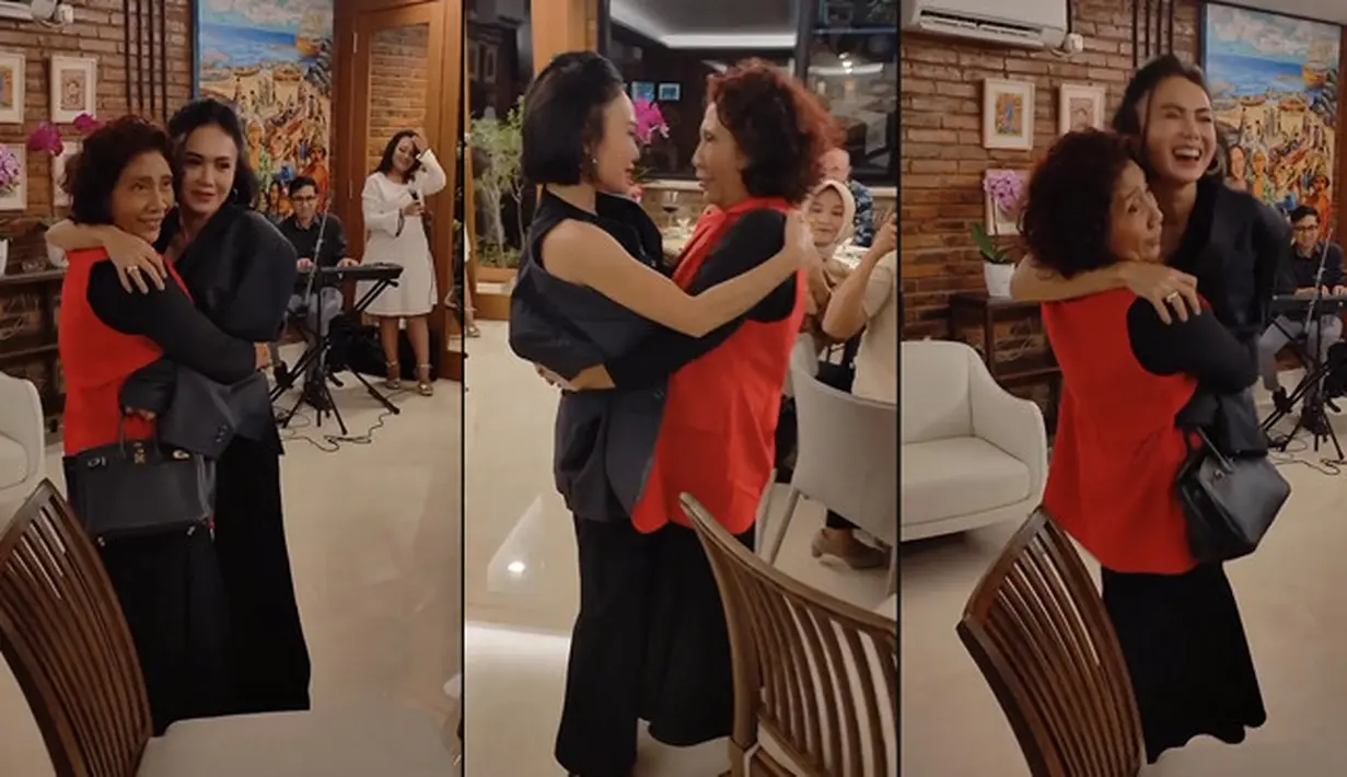Susi Pudjiastuti dan Yuni Shara begitu senang akhirnya ketemu. Dalam pertemuan tersebut, mantan Menteri Kelautan dan Perikanan itu memeluk erat hingga mengangkat penyanyi bertubuh mungil tersebut.Berikut beberapa potretnya [Instagram/susipudjiastuti115]