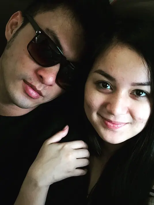 Penyanyi dangdut pemilik goyang patah-patah, Anissa Bahar melihat putrinya lebih mementingkan sang kekasih, Deddy Khoe di banding dengan mamanya. (Instagram/juwitabahar11)