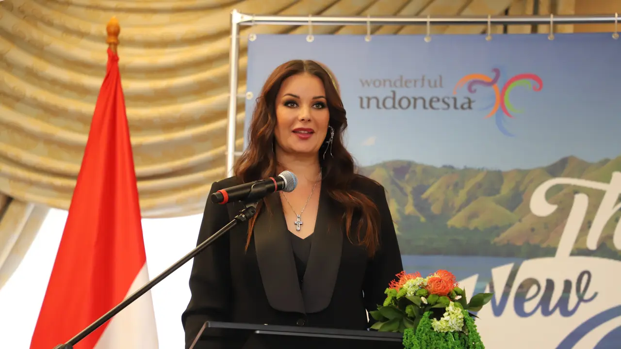 Miss Universe Oksana Fedorova.
