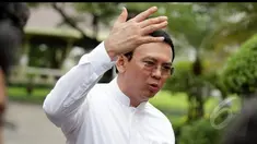Wakil Presiden Jusuf Kalla atau JK memberi peringatan keras kepada Gubernur DKI Jakarta Basuki Tjahaja Purnama. Peringatan dari sang Wapres itu terkait pernyataan kasar pria yang karib disapa Ahok saat wawancara langsung dengan media televisi.