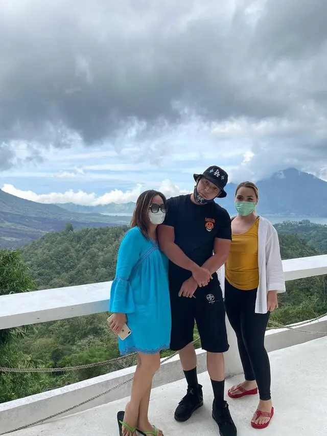 5 Potret Stefan William dan Ria Andrews yang Kini Makin Mesra