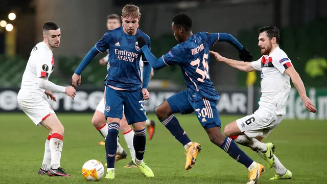 Hajar Dundalk 4-2, Arsenal Menang Sempurna di Fase Grup Liga Europa