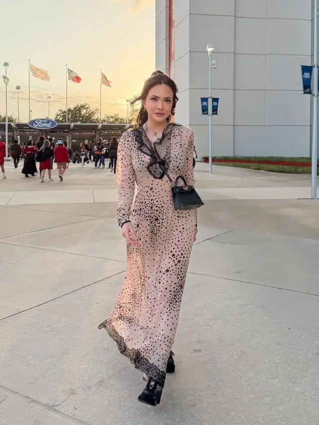 Shandy Aulia Nonton Konser Bruno Mars di Amerika Serikat. [@shandyaulia]