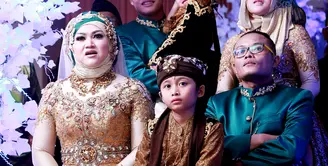  Rizwan Fadillah Adriansyah Sutisna, putra komedian Sule baru saja melakukan proses khitan. Acara khitanan yang digelar berlangsung mewah di Hotel Horison, Bekasi, Jawa Barat, Senin (4/8/2015).(Wimbarsana/Bintang.com)