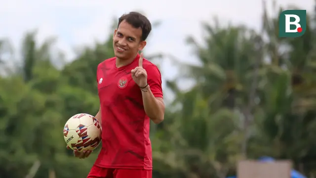 Foto: Aksi Egy Maulana Vikri dan Jordi Amat saat Latihan Terbuka di Bali Menjelang Piala AFF 2022 yang Tinggal Menghitung Hari