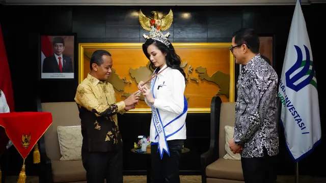 Putri Otonomi Indonesia (POI) 2023 Elisha Lumintang hadir di Kantor Kementerian Investasi/Badan Koordinasi Penanaman Modal (BKPM) untuk mendapatkan pengalaman menjabat sebagai Menteri Investasi/Kepala BKPM selama sehari pada Senin (11/9/2023).