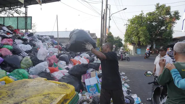 Pembuangan sampah di Depo Pengok, Gondokusuman, Yogyakarta