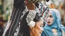 Seperti yang diberitakan sebelumnya, menikah di Candi Borobudur merupakan salah satu mimpi Vicky selama ini. Bersama Ade Imam, Vicky pun telah mewujudkan wedding dream-nya itu. Selamat berbahagia Vicky dan Imam. (Instagram/vickyshu)