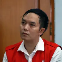 Momen lebaran dimanfaatkan oleh Hengki dan Jeng Ana untuk saling bermaafan dan menjaga tali silaturahmi. (Wimbarsana/bintang.com)