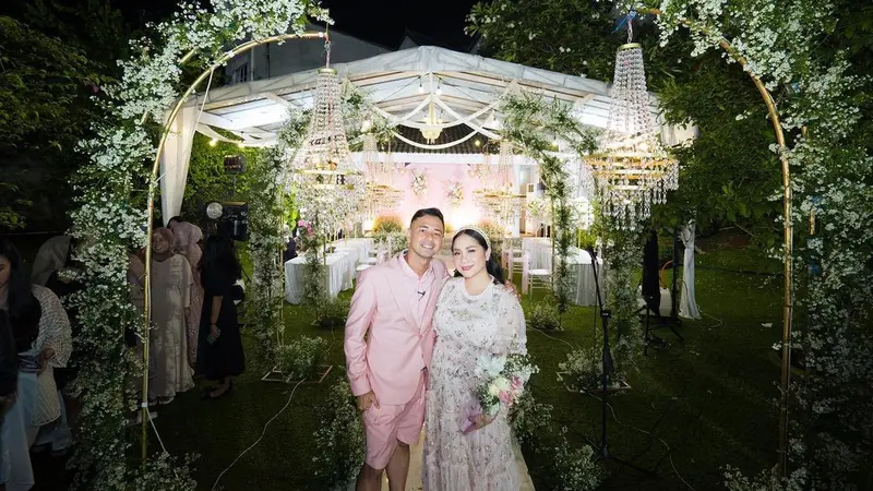 6 Potret Anniversary Pernikahan Raffi Ahmad dan Nagita Slavina, 8 Tahun Bersama