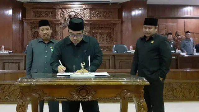 Fakta Sosok Taj Yasin dan Majid Kamil, Dua Putra Mbah Maimun yang Terjun ke Politik