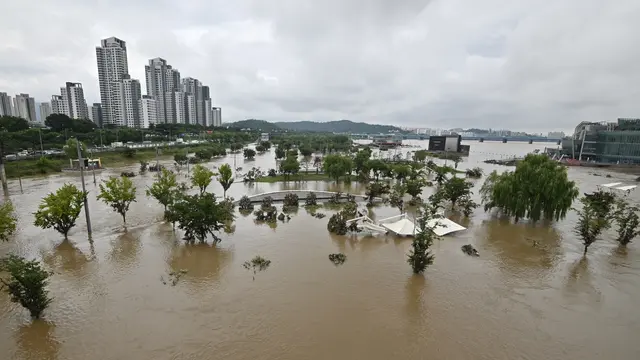 Kondisi Taman di Seoul yang Terendam Banjir