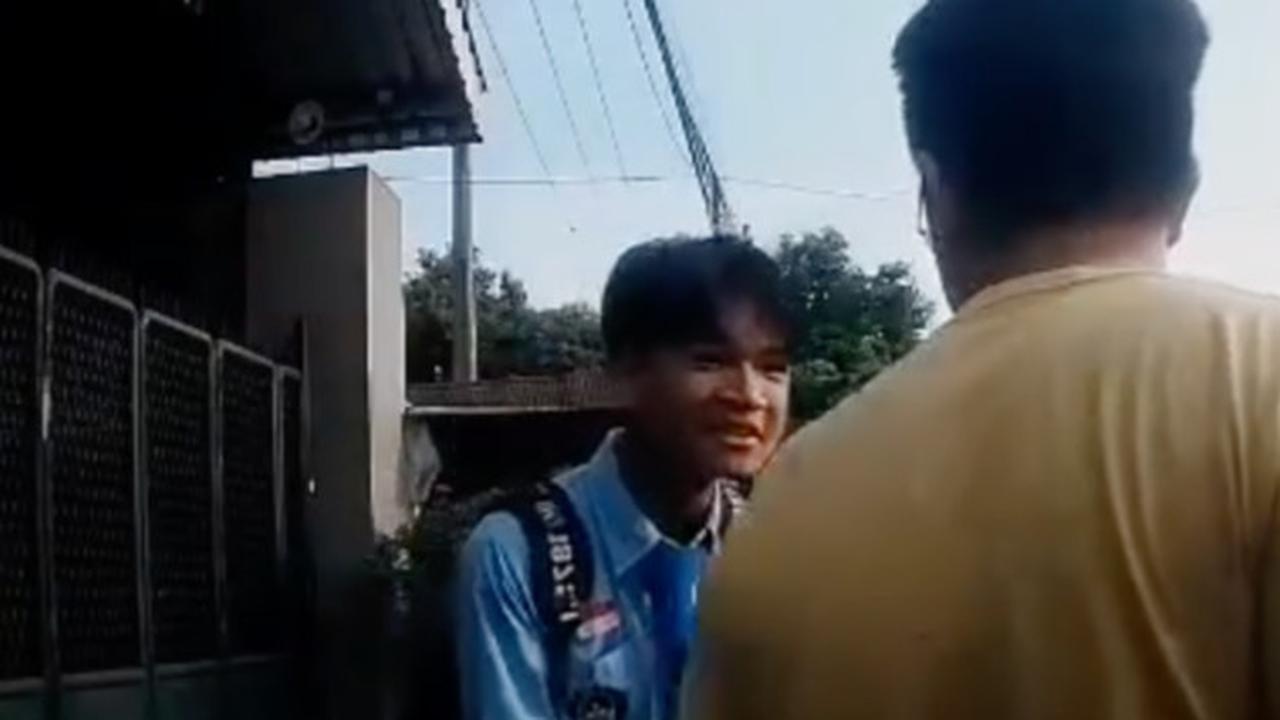 Viral Pelajar Kejar Mobil yang Ditabraknya untuk Minta Maaf, Respons Pengemudi Mobil Curi Perhatian