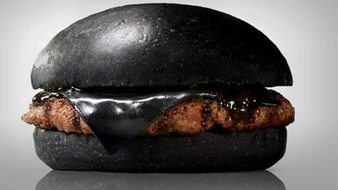 Burger Serba Hitam Hadir Kembali di Jepang
