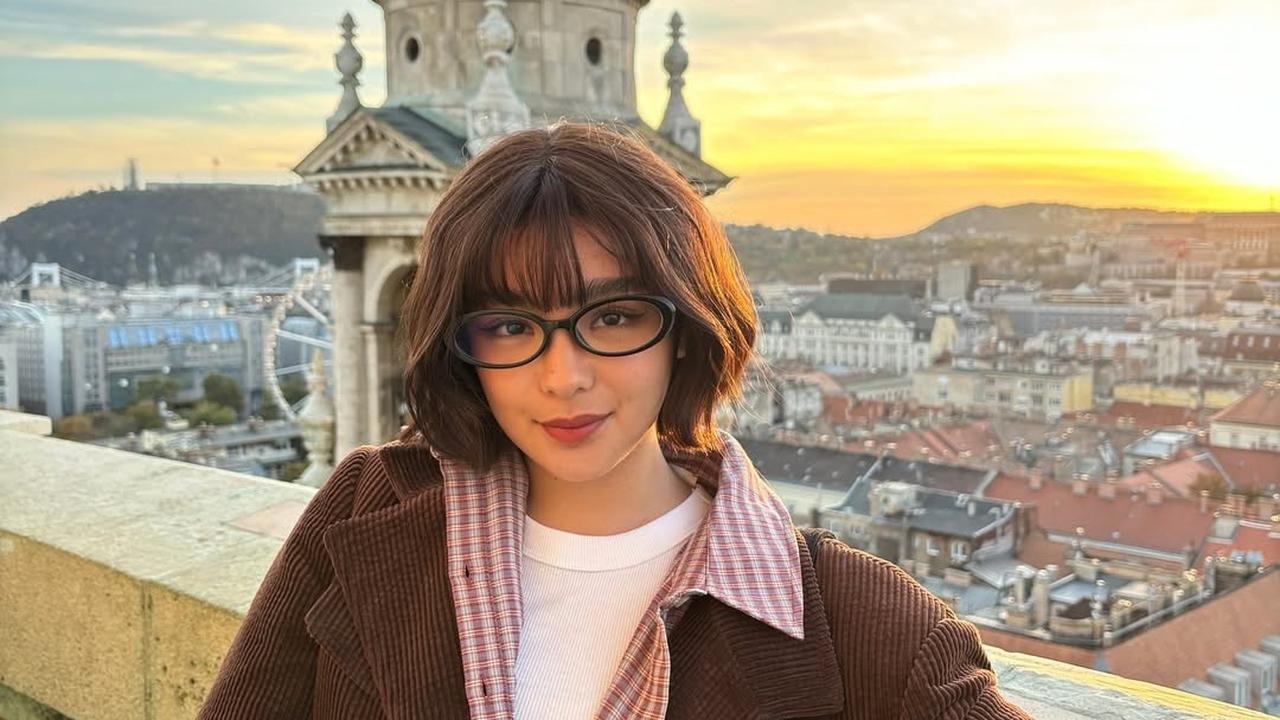 Potret Cantik Andrea Brillantes Pakai Kacamata, Auranya Langsung Beda dengan Pesona Memikat