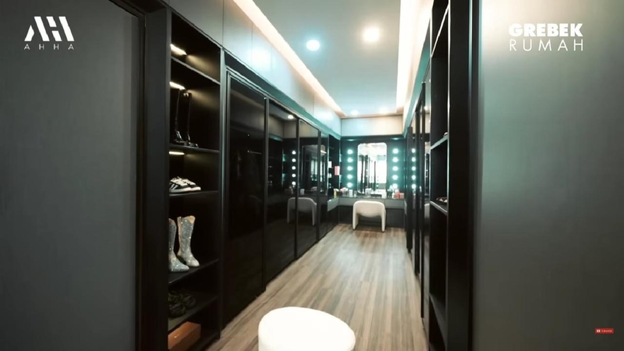 Walking Closet
