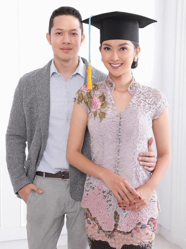 Resmi Tunangan, Begini Potret Bahagia Kevin Liliana dengan Oscar Mahendra