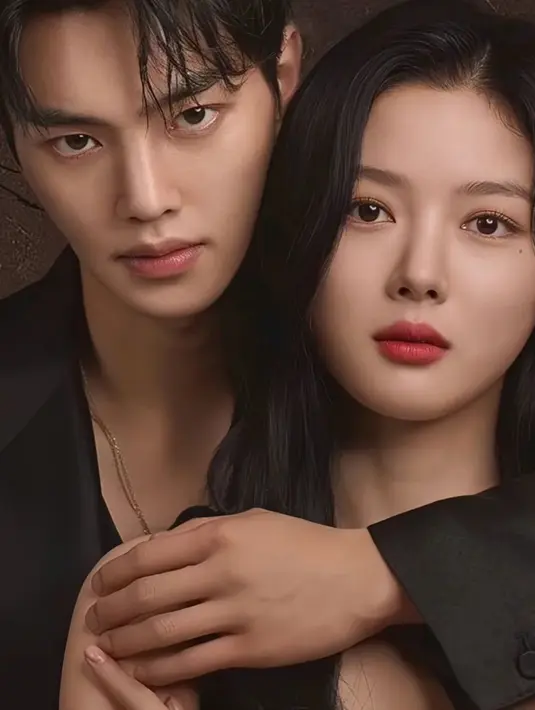 Lihat visual full damage dari keduanya di sebuah photoshoot ini. [Foto: Instagram/kkqumx_]