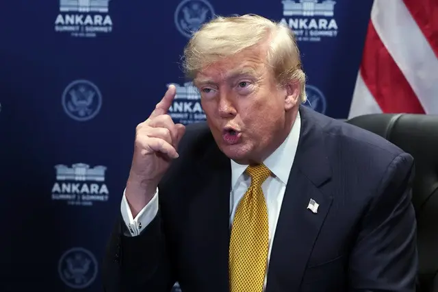 Perseteruan Trump dengan Media Makin Tajam