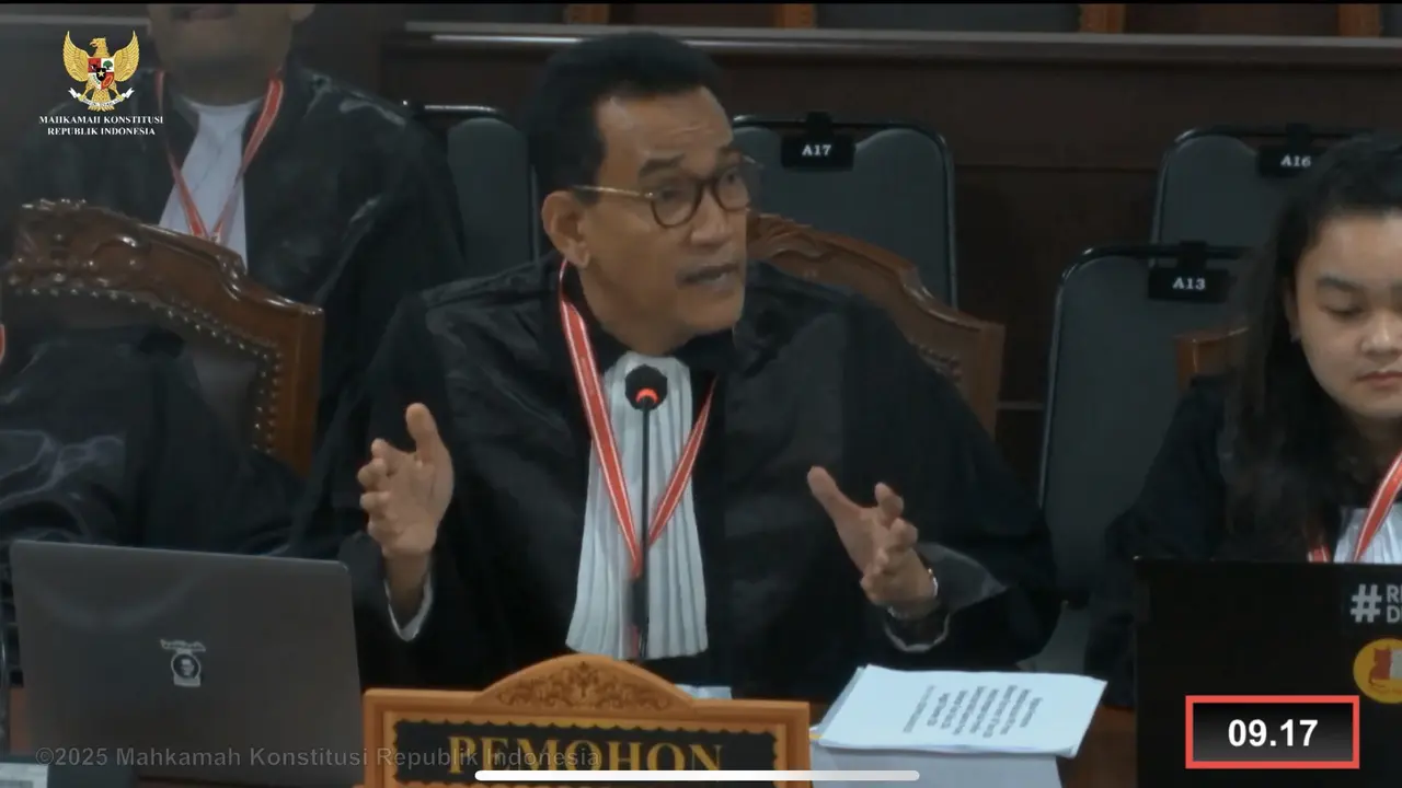 Kuasa hukum Isran Noor-Hadi Mulyadi, Refly Harun, dalam Sidang Pemeriksaan Pendahuluan Perkara Nomor 262/PHPU.GUB-XXIII/2025 di Gedung MK, Jakarta Pusat, Kamis (9/1/2025). (Tangkapan layar)