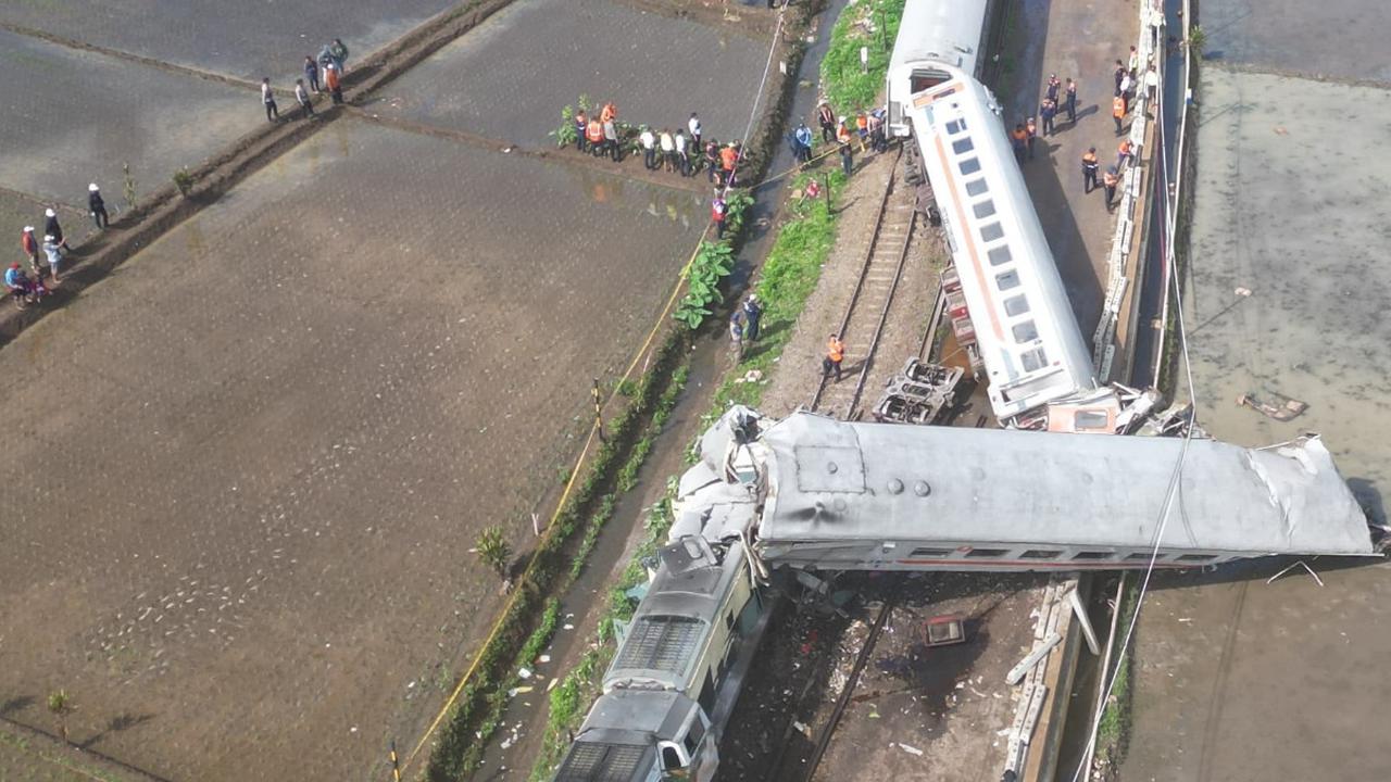 PT KAI Targetkan Jalur Kereta Api di Cicalengka Bisa Dilalui Besok Pagi