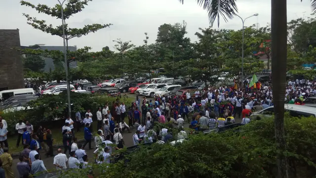 Sunblock Anti Hitam Ala Cagub Saat Sosialisasi Nomor Urut Pilkada Sumsel