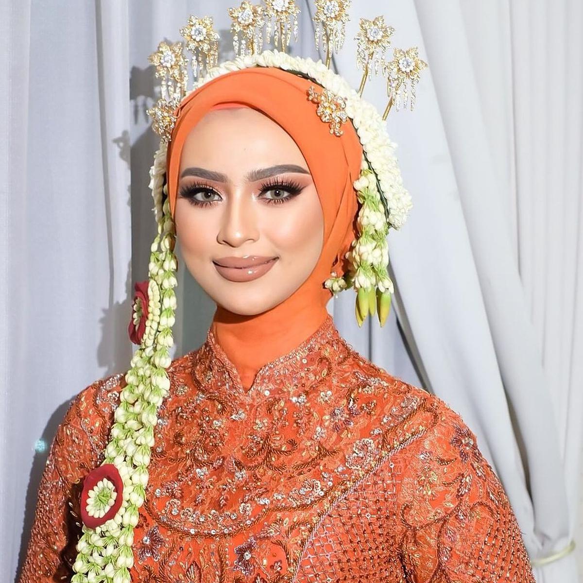 Menikah dengan Perwira TNI, Cantiknya Nilam Sukma Kowad Eks Pembawa Baki Istana di Hari Pernikahannya