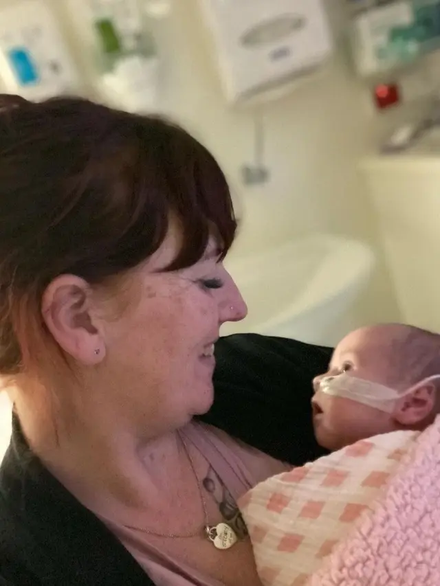Bikin Haru, Naluri Ibu Ini Selamatkan Nyawa Bayi yang Baru Lahir
