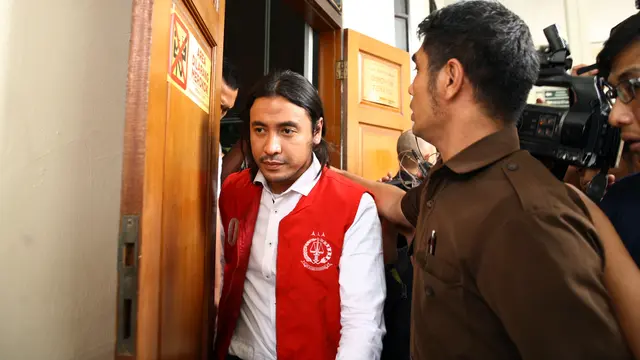 [Bintang] Ello Sidang