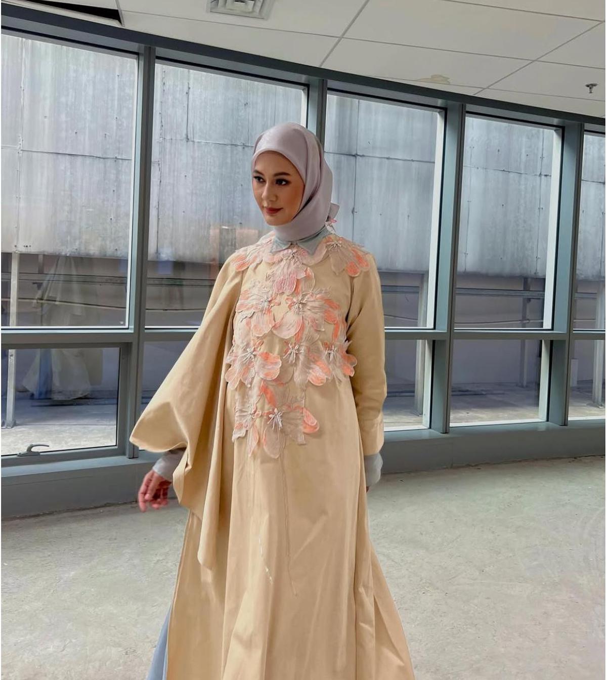 Pesona Paula Verhoeven di Jakarta Fashion Week 2025, Netizen Heboh Beri Pujian dan Dukungan